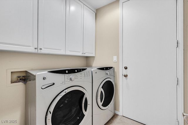 8390 Carmel Ridge Court, Las Vegas, NV 89113