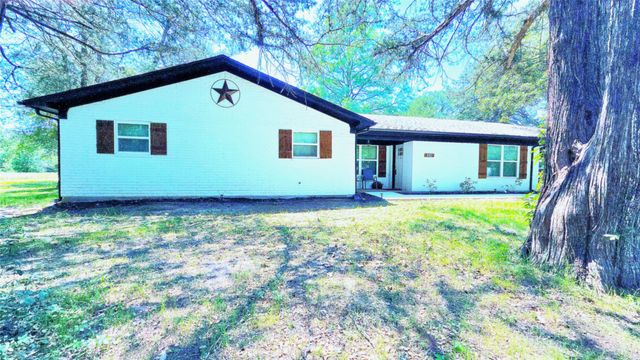 108 County Road 1102, Streetman, TX 75859