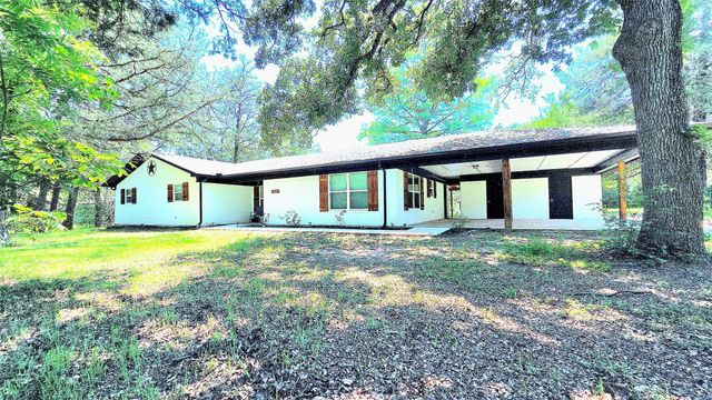 108 County Road 1102, Streetman, TX 75859