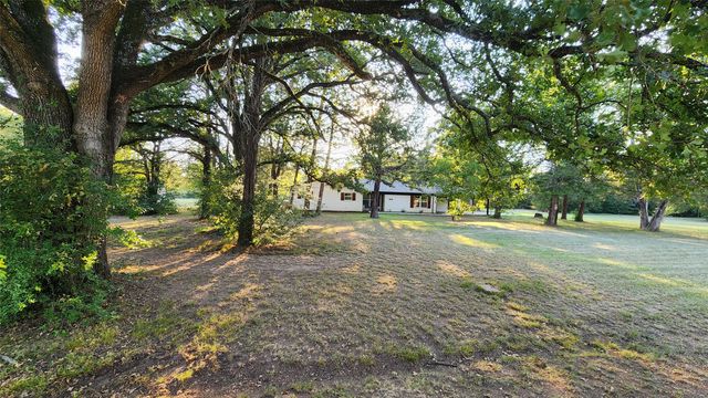 108 County Road 1102, Streetman, TX 75859