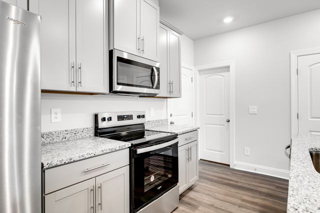 204 Douglas Bend Rd Unit 405, Gallatin, TN 37066