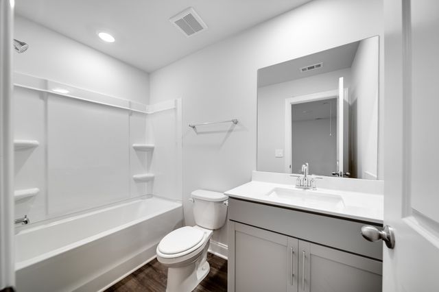 204 Douglas Bend Rd Unit 405, Gallatin, TN 37066