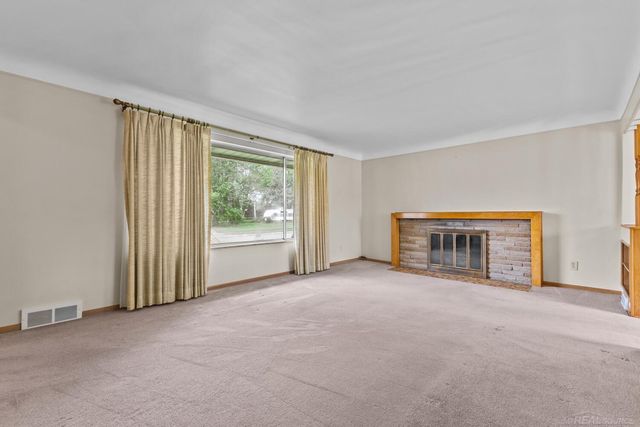 28400 Rosebriar Street, Saint Clair Shores, MI 48081