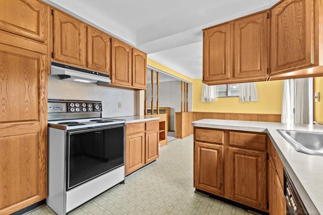 28400 Rosebriar Street, Saint Clair Shores, MI 48081