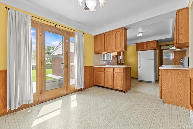 28400 Rosebriar Street, Saint Clair Shores, MI 48081