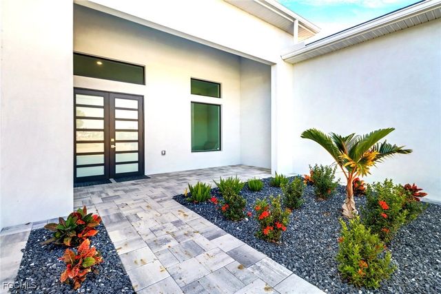 104 NE 6th ST, Cape Coral, FL 33909