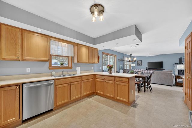 85 Dashville Road, New Paltz, NY 12561