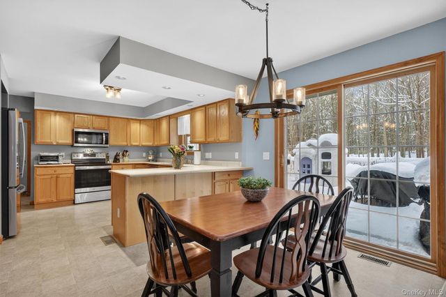 85 Dashville Road, New Paltz, NY 12561