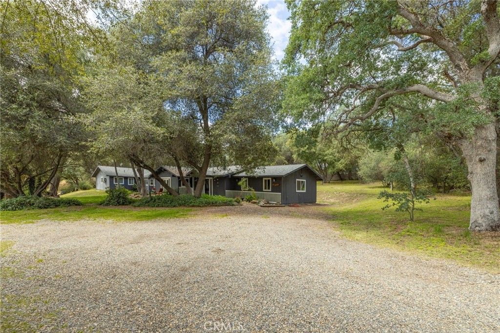 Image 5 of property listing at 46320 Oonay Nation Road, Coarsegold, CA 93614