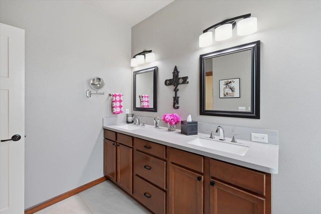 16507 E 10th Ln, Spokane Valley, WA 99037