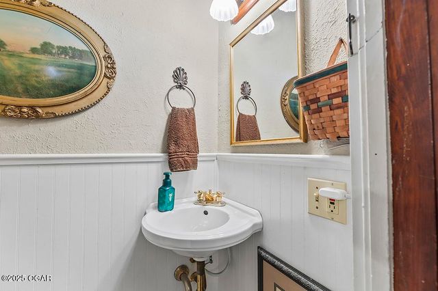 9677 State Hwy 96, Carthage, MO 64836