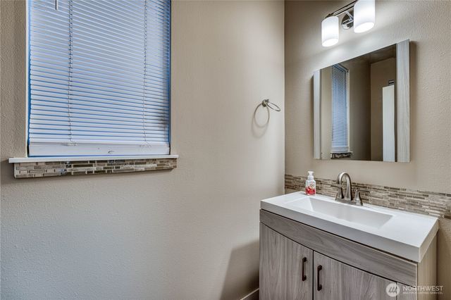 10330 White Deer Place, Silverdale, WA 98383