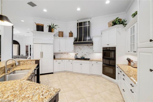 18580 Verona Lago DR, Miromar Lakes, FL 33913