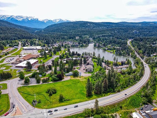 180 Vista Lane, Bigfork, MT 59911