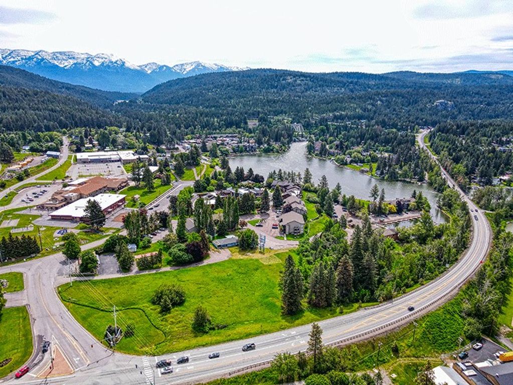 180 Vista Lane, Bigfork, MT 59911