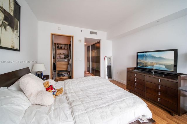 950 Brickell Bay Drive 1211, Miami, FL 33131