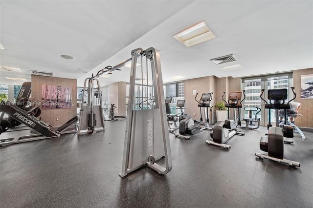 950 Brickell Bay Drive 1211, Miami, FL 33131