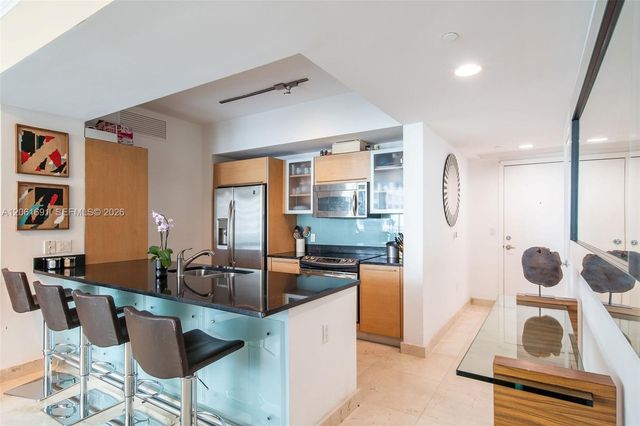 950 Brickell Bay Drive 1211, Miami, FL 33131