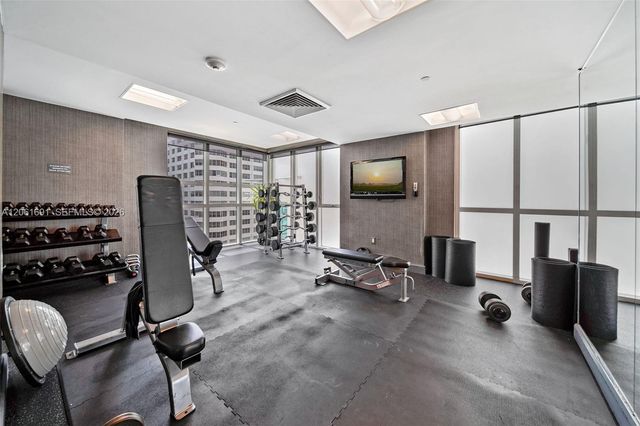 950 Brickell Bay Drive 1211, Miami, FL 33131
