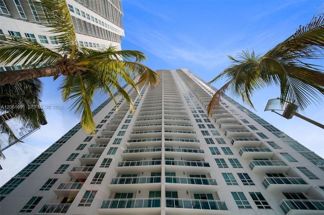 950 Brickell Bay Drive 1211, Miami, FL 33131