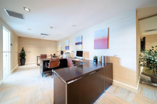 950 Brickell Bay Drive 1211, Miami, FL 33131