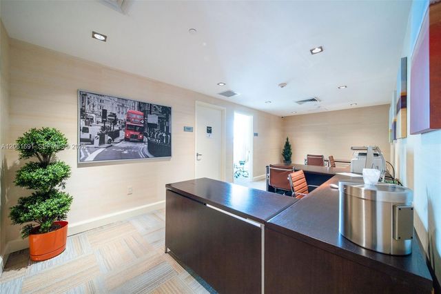 950 Brickell Bay Drive 1211, Miami, FL 33131