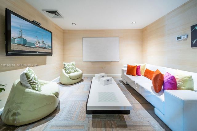 950 Brickell Bay Drive 1211, Miami, FL 33131