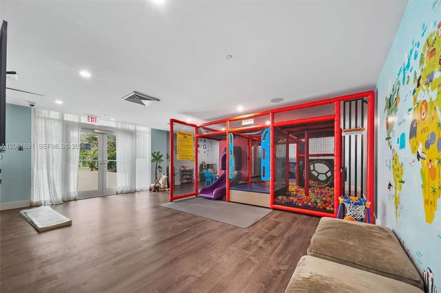 950 Brickell Bay Drive 1211, Miami, FL 33131