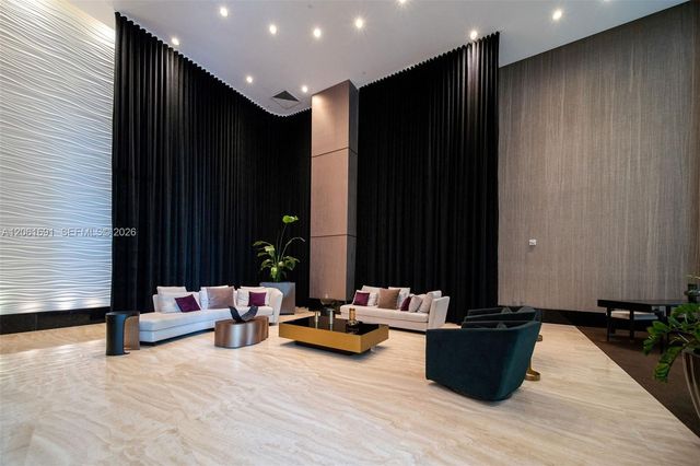 950 Brickell Bay Drive 1211, Miami, FL 33131