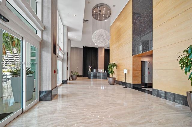 950 Brickell Bay Drive 1211, Miami, FL 33131