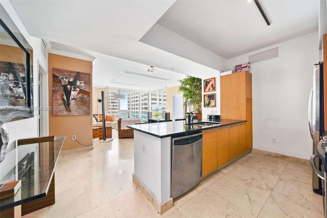 950 Brickell Bay Drive 1211, Miami, FL 33131