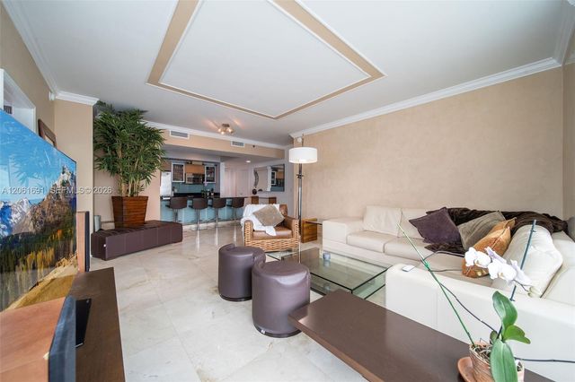 950 Brickell Bay Drive 1211, Miami, FL 33131