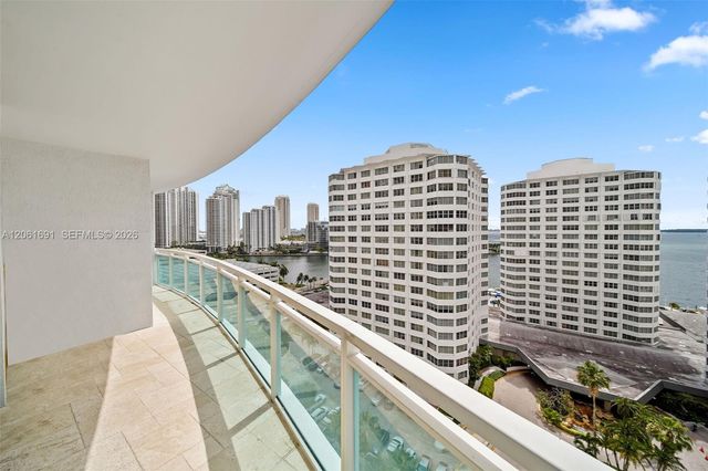 950 Brickell Bay Drive 1211, Miami, FL 33131