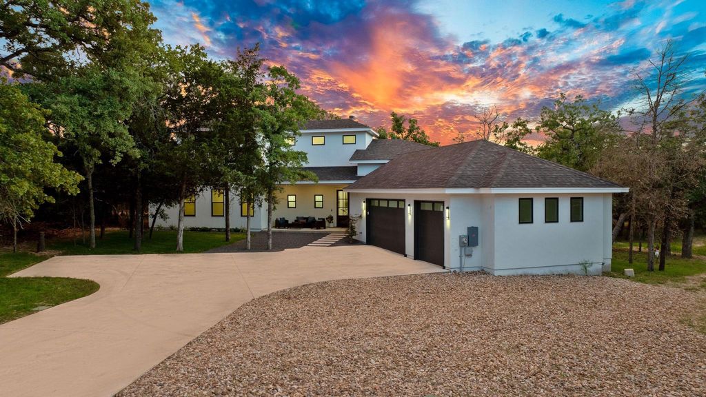 103 Mills XING, Bastrop, TX 78602