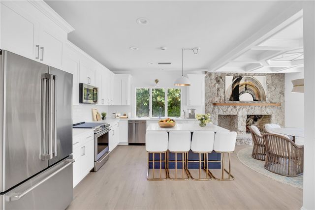 1916 Ocean Drive, Vero Beach, FL 32963