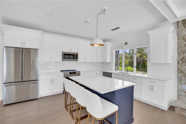 1916 Ocean Drive, Vero Beach, FL 32963