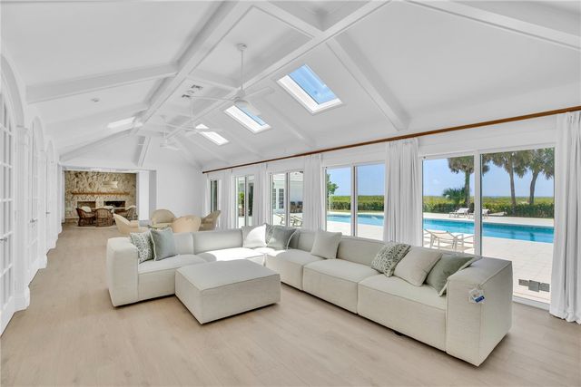 1916 Ocean Drive, Vero Beach, FL 32963