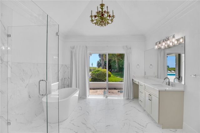 1916 Ocean Drive, Vero Beach, FL 32963