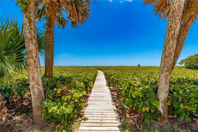 1916 Ocean Drive, Vero Beach, FL 32963