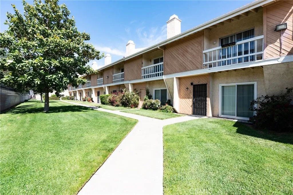 16465 Green Tree Boulevard 58, Victorville, CA 92395
