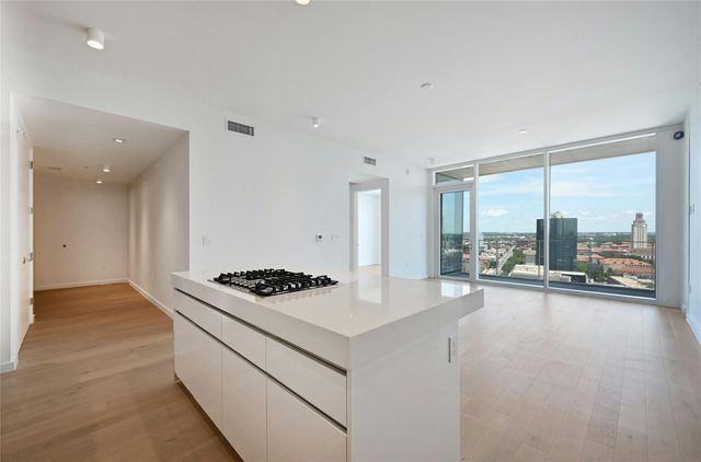 313 W 17th ST 2501, Austin, TX 78701