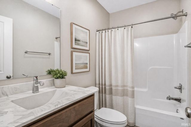 14379 Whisper Rock Boulevard, Fort Wayne, IN 46845