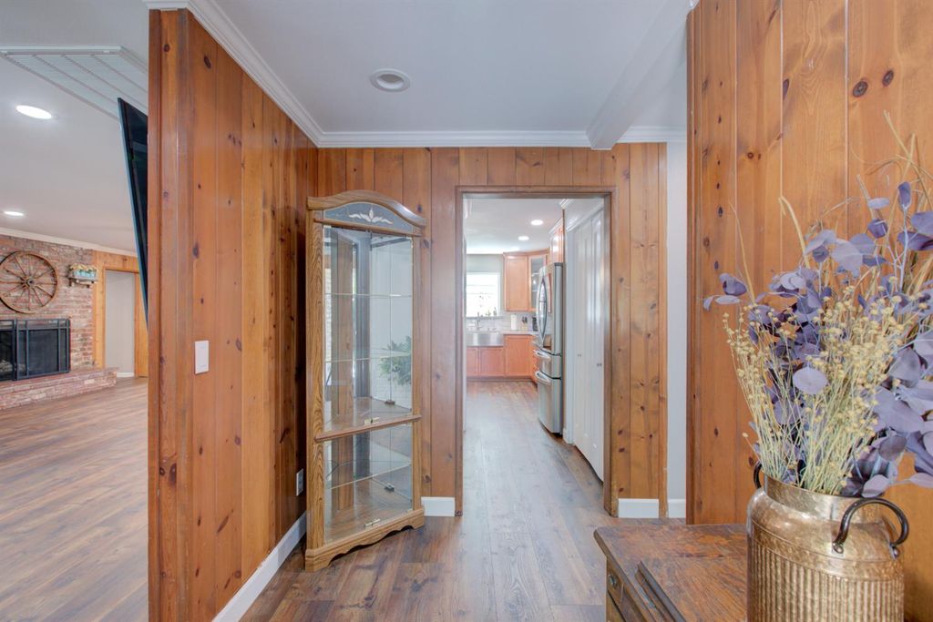 Image 15 of property listing at 1750 1st Street, Atwater, CA 95301