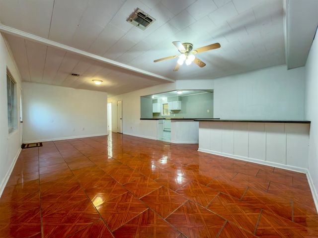 212 Fairlane Dr, Gray, LA 70359