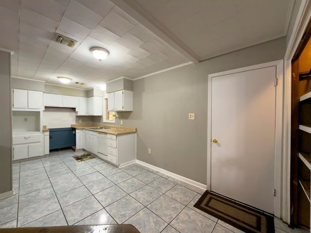212 Fairlane Dr, Gray, LA 70359