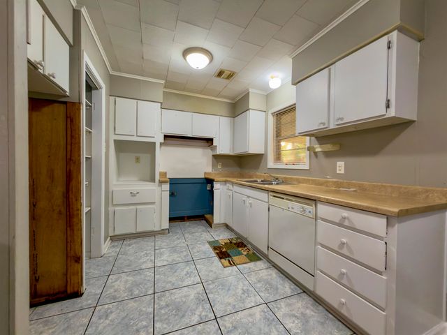 212 Fairlane Dr, Gray, LA 70359