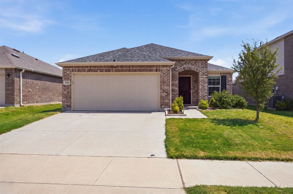 16028 Crews Avenue, Haslet, TX 76052 — exterior
