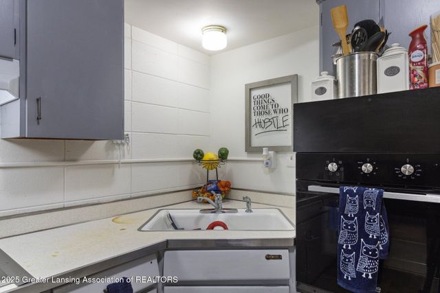 4221 S Martin Luther King Boulevard, Lansing, MI 48910