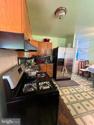 8804 MCHENRY LN, Lanham, MD 20706