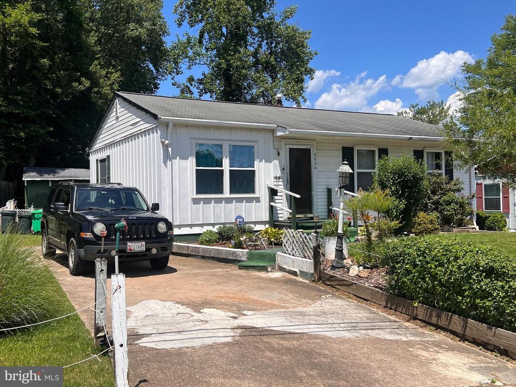 8804 MCHENRY LN, Lanham, MD 20706